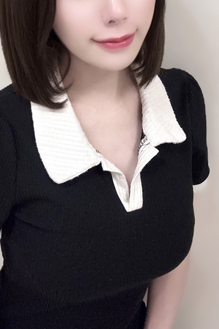 櫻井ひな(22)